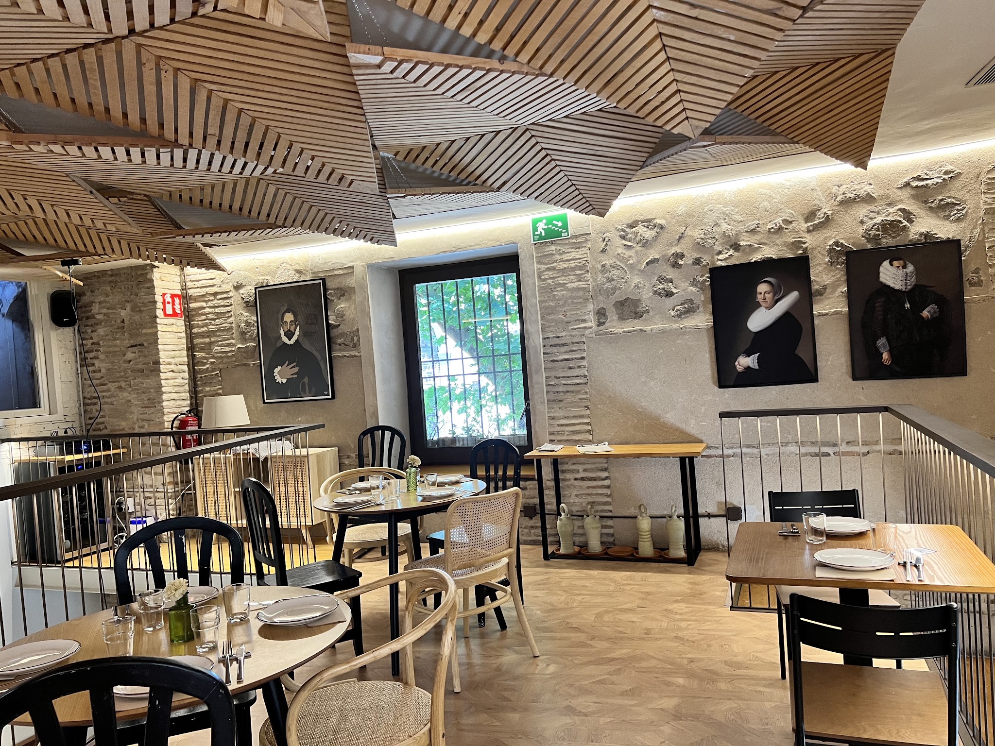 Interior del Restaurante Dominica en Toledo